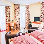 Отель Zum Goldenen Loewen 3*
