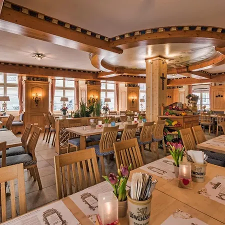 Zum Goldenen Loewen Hotel