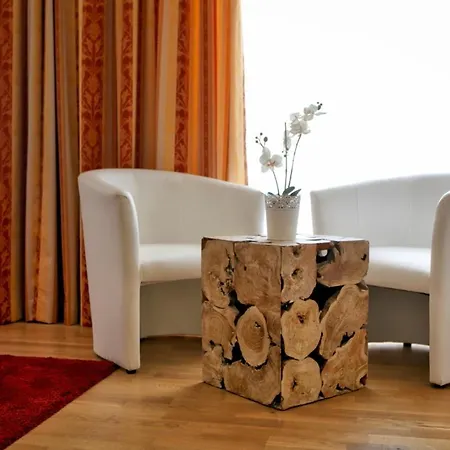 Zum Goldenen Loewen 3*