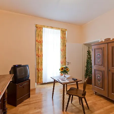 호텔 Zum Goldenen Loewen 3*