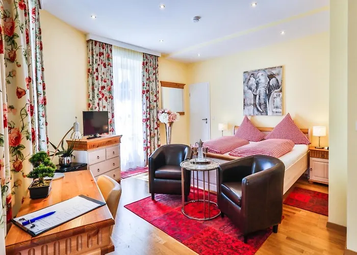 Zum Goldenen Loewen Hotel 3*